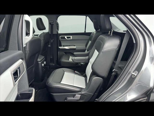 2022 Ford Explorer XLT - Photo 13