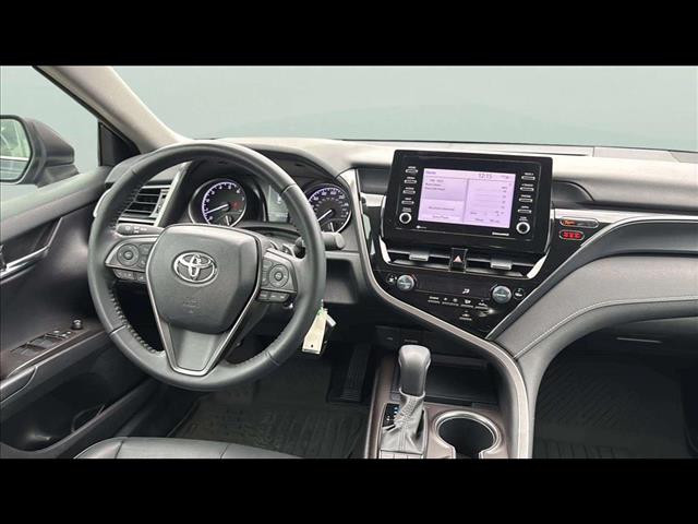 2022 Toyota Camry SE - Photo 13