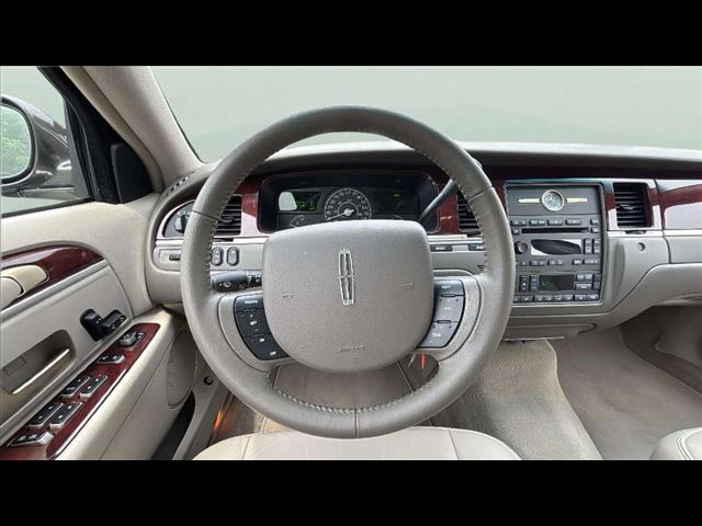 2005 Lincoln Town Car Signature - Photo 14