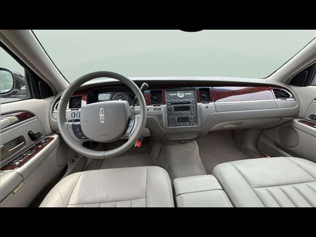 2005 Lincoln Town Car Signature - Photo 15