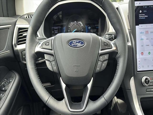2023 Ford Edge SEL - Photo 16