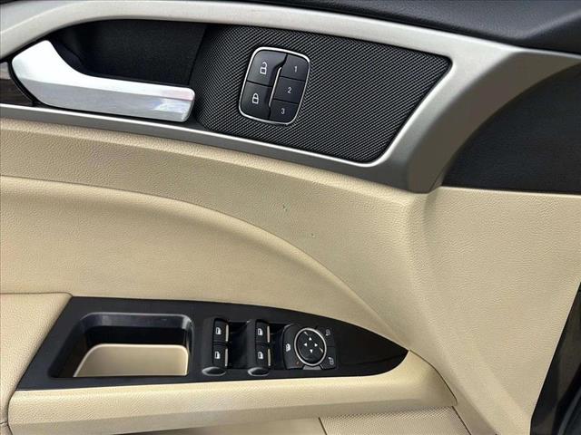 2016 Ford Fusion SE - Photo 16