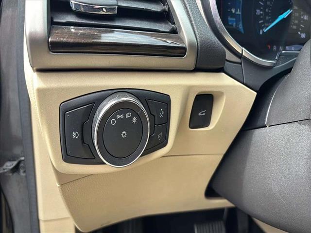 2016 Ford Fusion SE - Photo 17