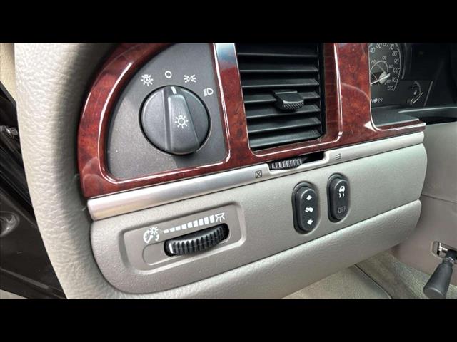 2005 Lincoln Town Car Signature - Photo 18
