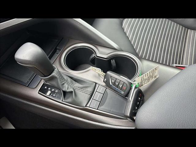 2022 Toyota Camry SE - Photo 20
