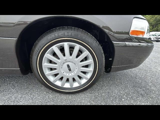 2005 Lincoln Town Car Signature - Photo 26