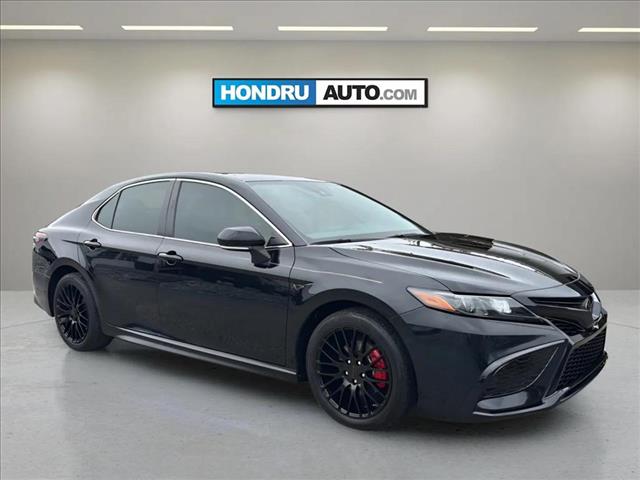 2022 Toyota Camry SE - Photo 2