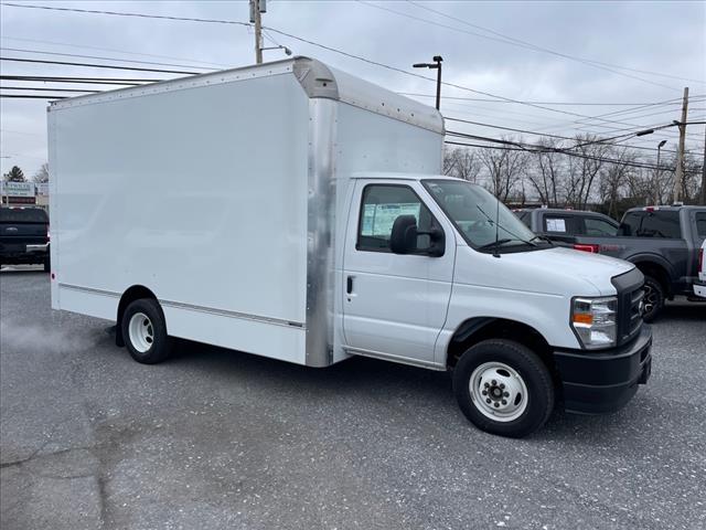 2024 Ford E-Series E450 - Photo 3