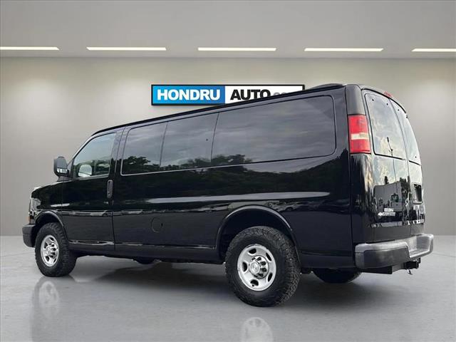 2013 Chevrolet Express LS 2500 - Photo 3