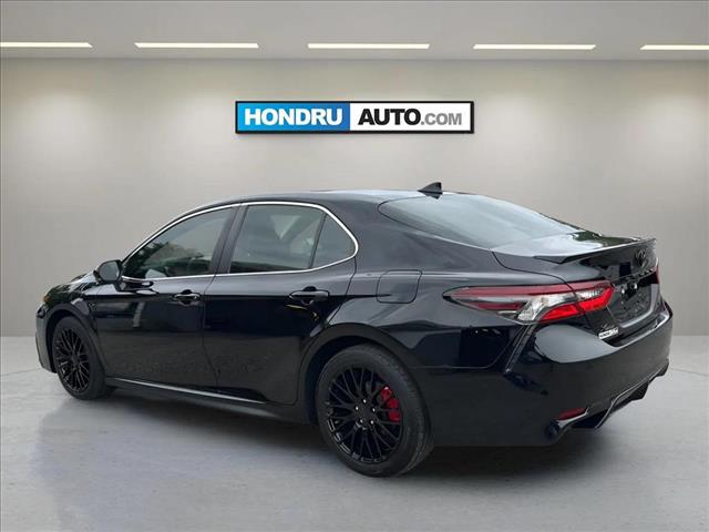 2022 Toyota Camry SE - Photo 3