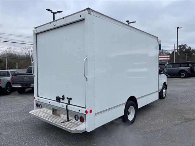 2024 Ford E-Series E450 - Photo 4