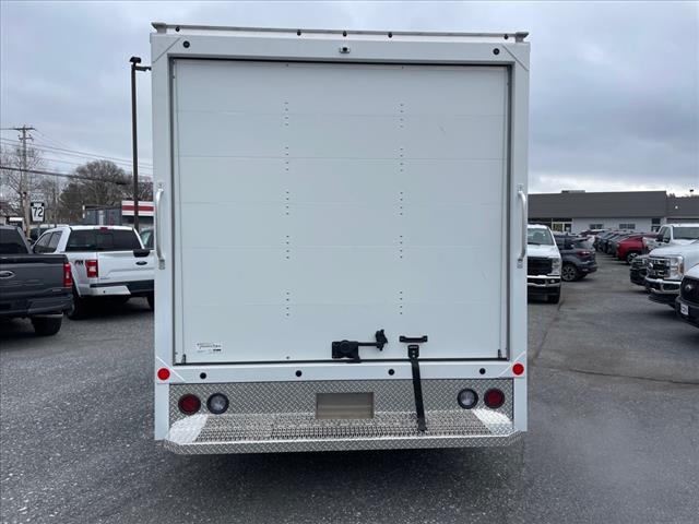 2024 Ford E-Series E450 - Photo 5