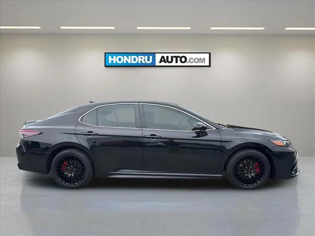 2022 Toyota Camry SE - Photo 6