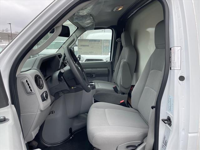 2024 Ford E-Series E450 - Photo 8