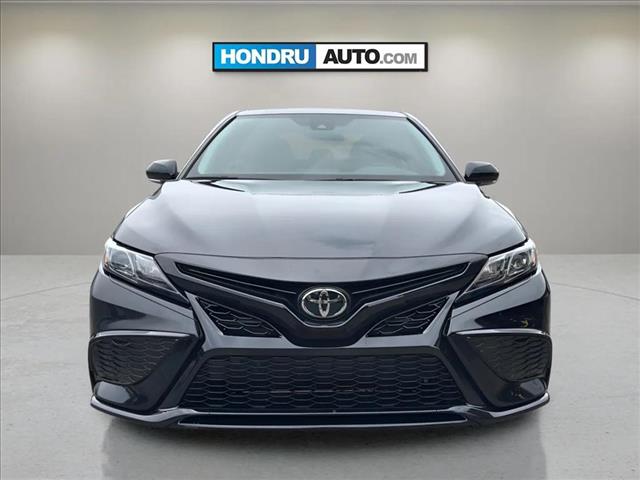 2022 Toyota Camry SE - Photo 8