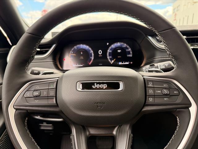 2025 Jeep Grand Cherokee LAREDO X 4X4