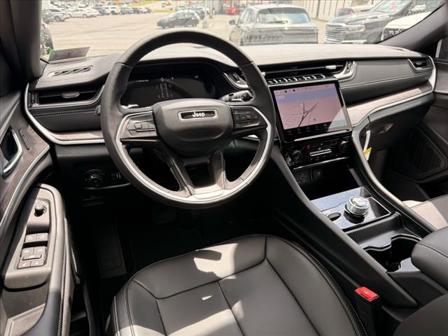 2025 Jeep Grand Cherokee LIMITED 4X4