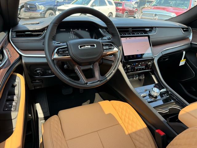 2025 Jeep Grand Cherokee SUMMIT 4X4