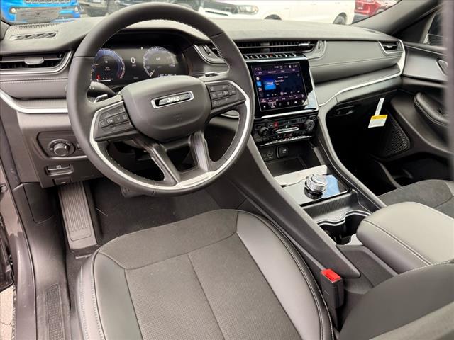 2025 Jeep Grand Cherokee L LAREDO X 4X4