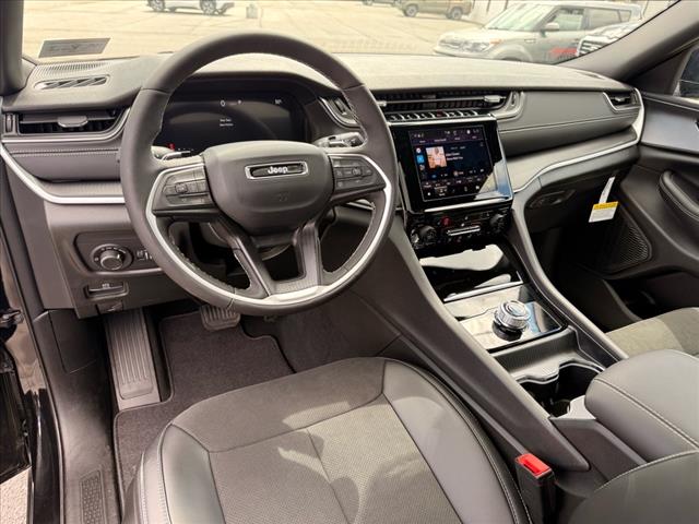 2025 Jeep Grand Cherokee L LAREDO X 4X4