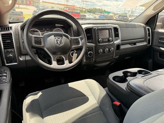 2022 RAM 1500 Classic SLT 4X4 CREW CAB 57  BOX