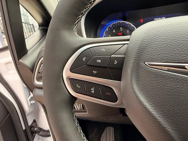 2026 Chrysler Pacifica SELECT FWD