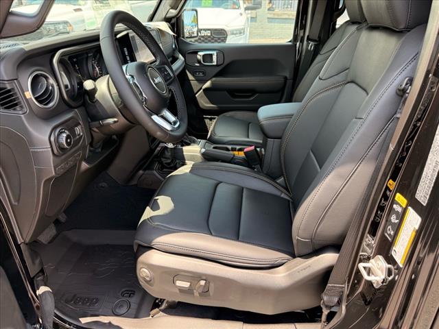2025 Jeep Wrangler SAHARA 4 DOOR 4X4