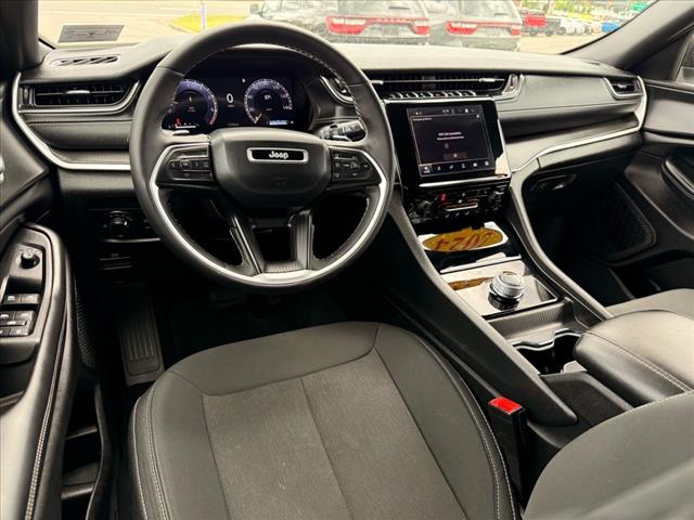 2024 Jeep Grand Cherokee LAREDO X 4X4