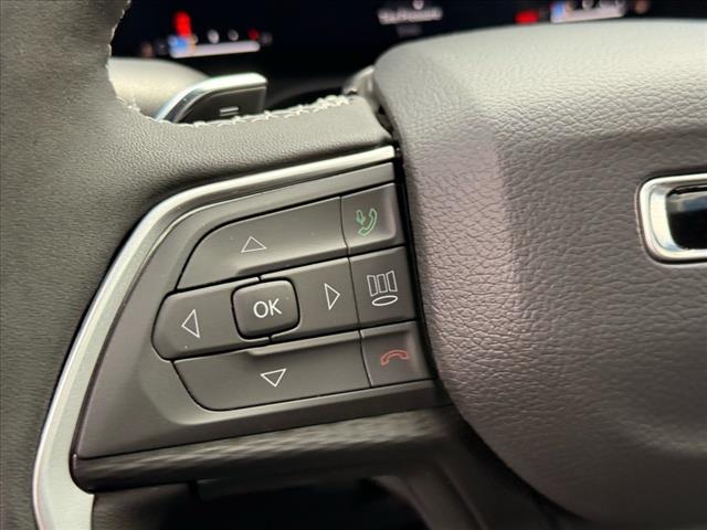 2025 Jeep Grand Cherokee LAREDO X 4X4