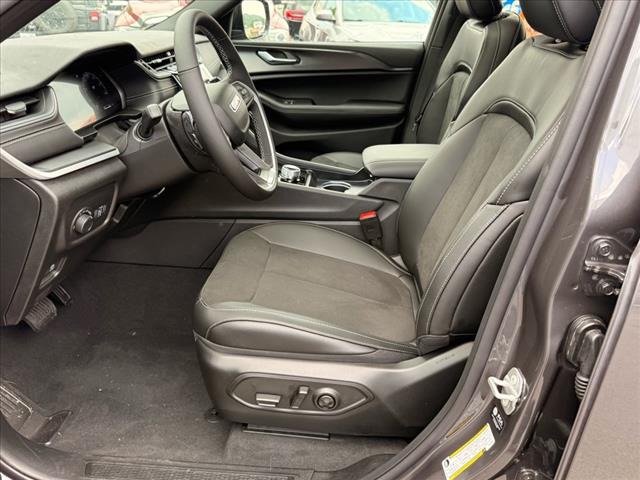 2025 Jeep Grand Cherokee L LAREDO X 4X4