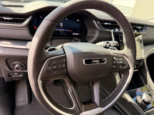 2025 Jeep Grand Cherokee L LAREDO X 4X4