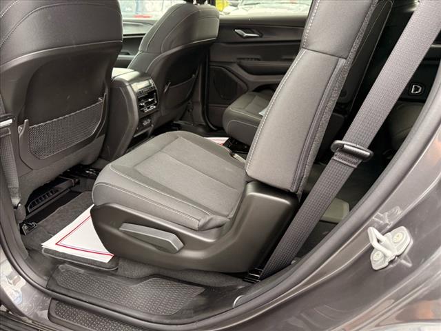 2025 Jeep Grand Cherokee L LAREDO X 4X4