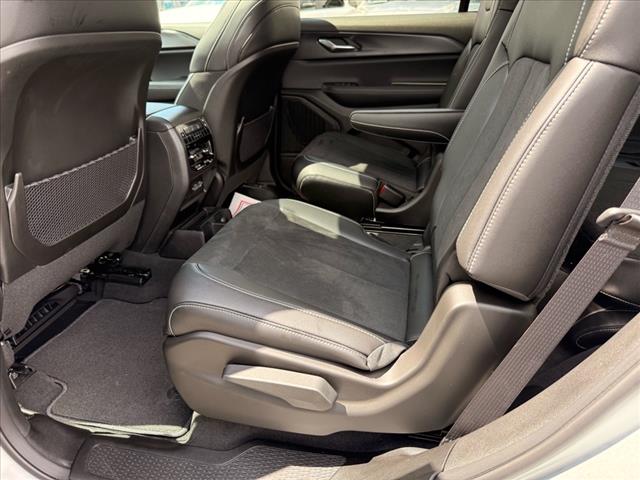 2025 Jeep Grand Cherokee L LAREDO X 4X4