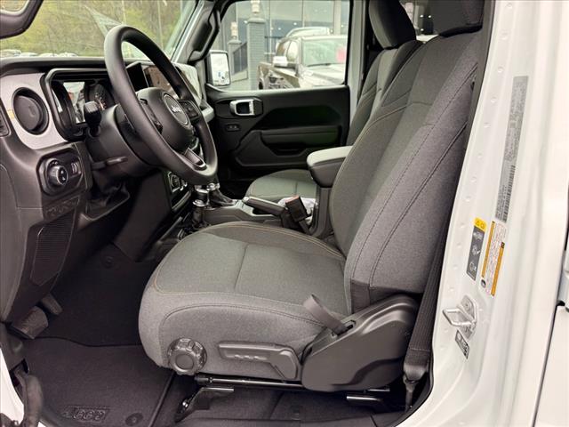 2025 Jeep Gladiator NIGHTHAWK 4X4 *LTD AVAIL*