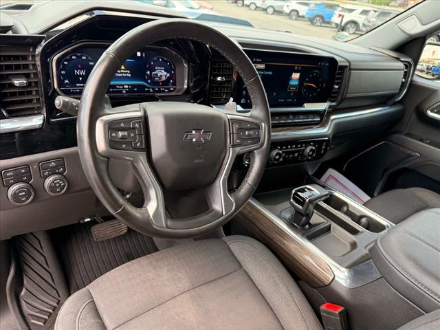 2023 Chevrolet Silverado 1500 4WD CREW CAB 147  LT TRAI