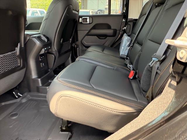 2025 Jeep Wrangler SAHARA 4 DOOR 4X4
