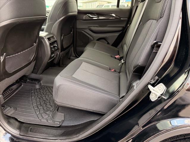 2023 Jeep Grand Cherokee LAREDO 4X4