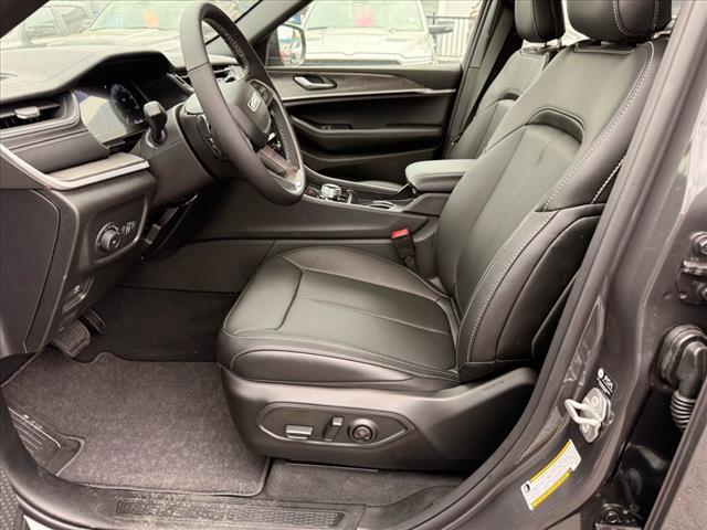 2025 Jeep Grand Cherokee LIMITED 4X4