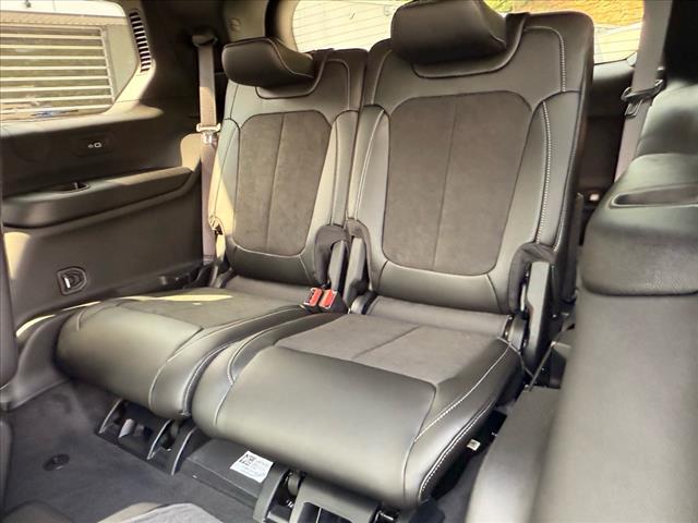 2025 Jeep Grand Cherokee L LAREDO X 4X4