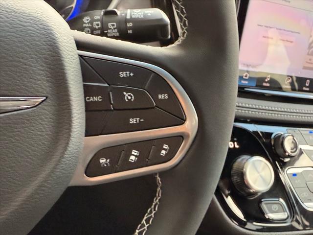 2026 Chrysler Pacifica SELECT FWD