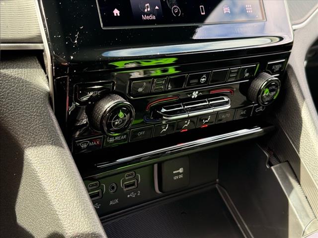 2025 Jeep Grand Cherokee LAREDO X 4X4