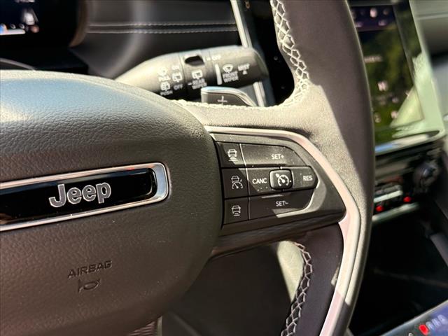 2025 Jeep Grand Cherokee L LAREDO X 4X4