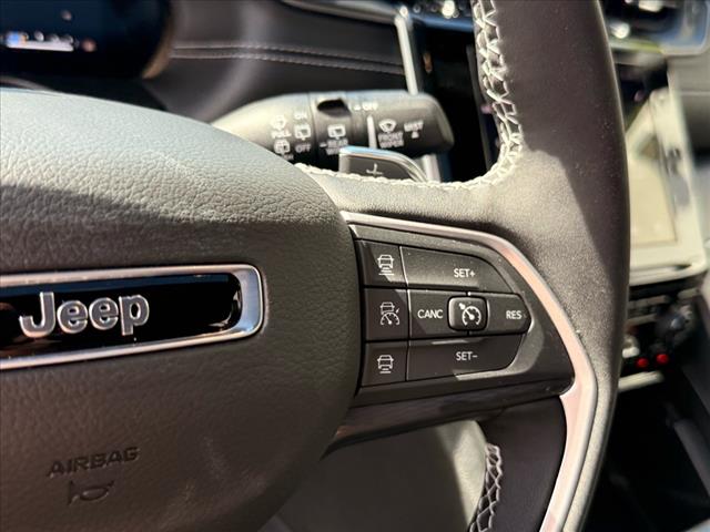 2025 Jeep Grand Cherokee L LAREDO X 4X4
