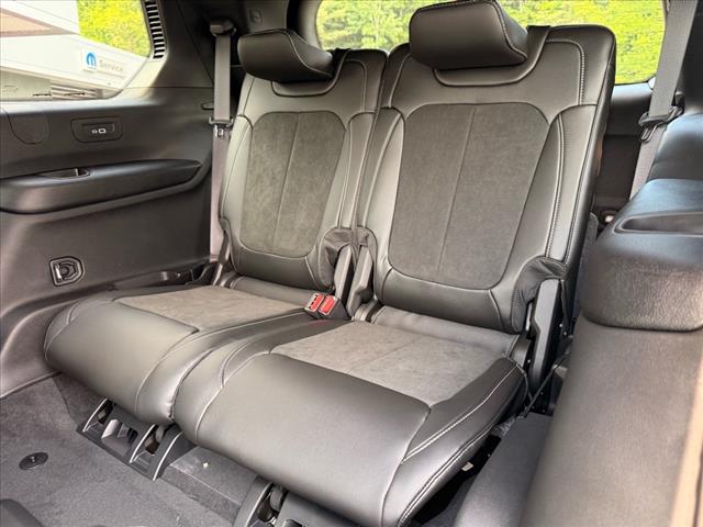 2025 Jeep Grand Cherokee L LAREDO X 4X4