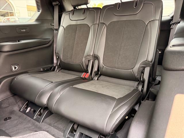 2025 Jeep Grand Cherokee L LAREDO X 4X4