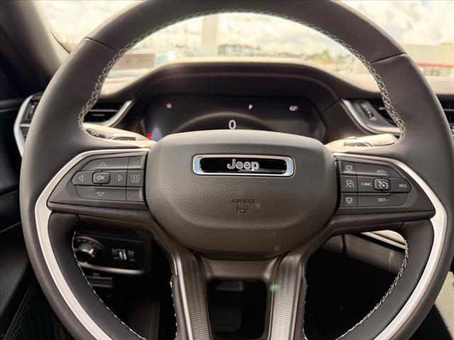 2025 Jeep Grand Cherokee L LAREDO X 4X4