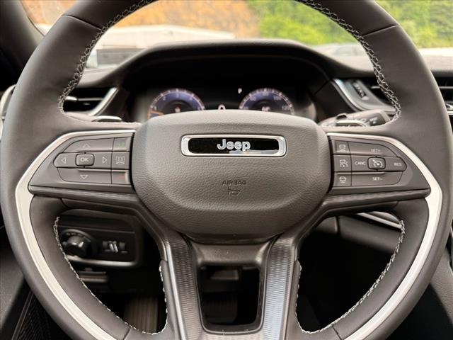 2025 Jeep Grand Cherokee L LAREDO X 4X4