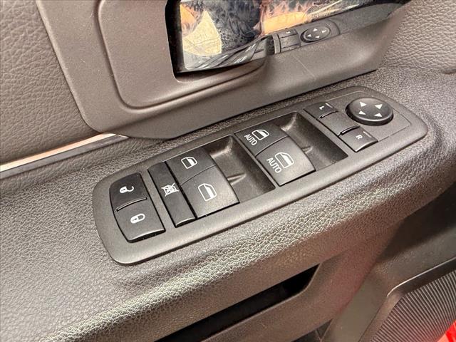 2022 RAM 1500 Classic SLT 4X4 CREW CAB 57  BOX