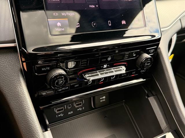 2025 Jeep Grand Cherokee LAREDO X 4X4