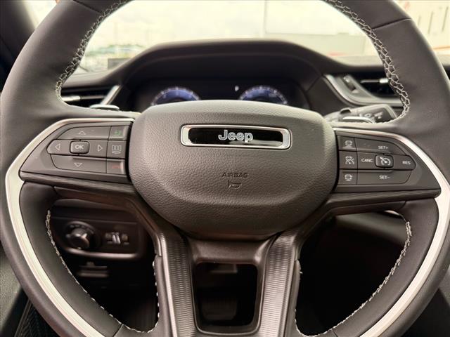 2025 Jeep Grand Cherokee L LAREDO X 4X4